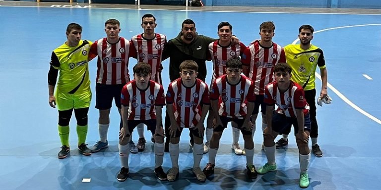 El Ciudad de Baena se da un “festín goleador” (1-10) ante el Playas de Málaga y mantiene el pleno de victorias a domicilio