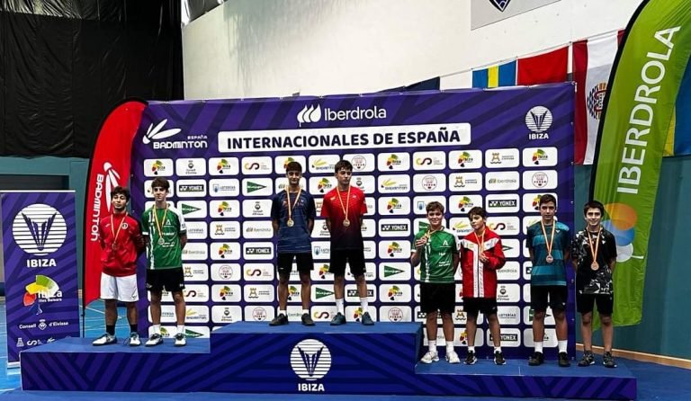 El bádminton baenense consigue otro excelente fin de semana con cinco medallas en dos nuevas citas