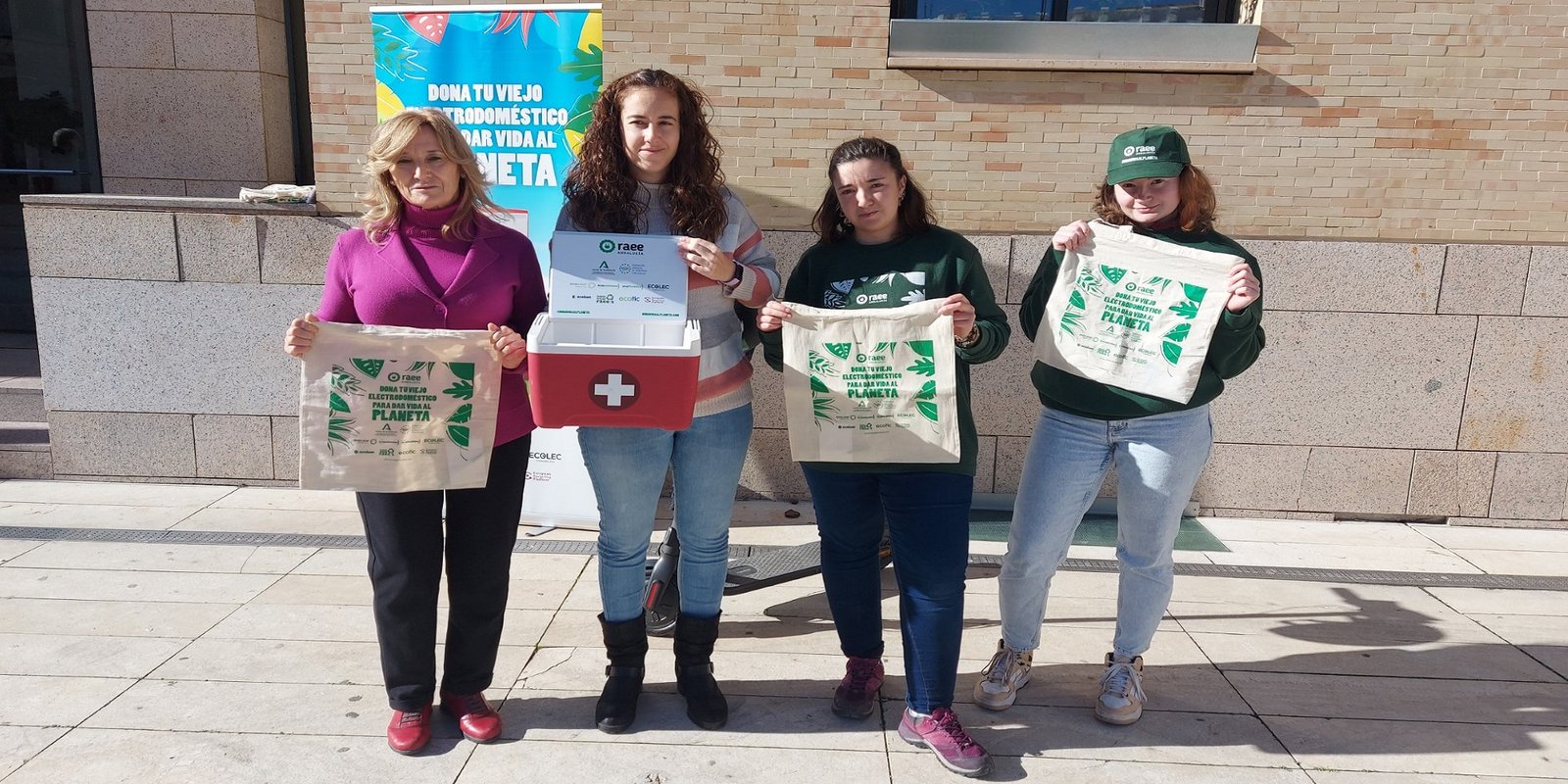 Baena acoge la IV Campaña ‘Dona vida al Planeta’ para concienciar sobre el reciclaje de aparatos eléctricos y electrónicos