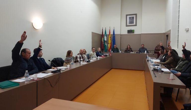 VOX reclama al PSOE en Baena que se devuelvan las tasas a los afectados por las fallidas oposiciones de administrativo