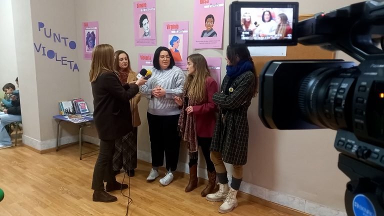 La ‘Casa Violeta’ de Baena Solidaria organiza actividades de ocio para jóvenes y adolescentes