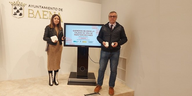 Baena firma un convenio con la Fundación “Cuidar y Curar” para poner en marcha un programa de asistencia a mayores