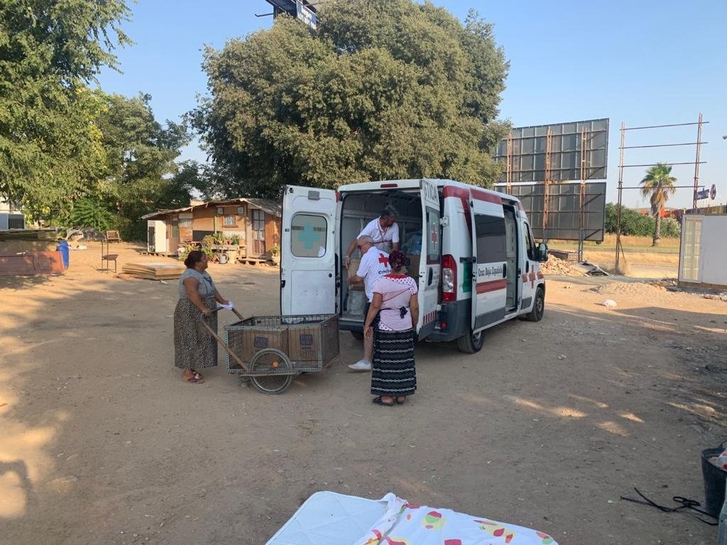 Cruz Roja asiste en la provincia de Córdoba a más de 600 inmigrantes que viven en asentamientos