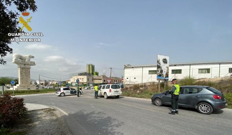 Un hombre es detenido en Baena por robar relojes antiguos y armas por valor de 4.000 euros