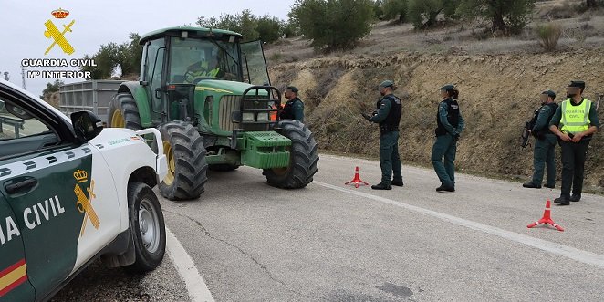 La Guardia Civil investiga a cuatro personas en Baena por un delito de hurto de 2.000 kg de aceituna