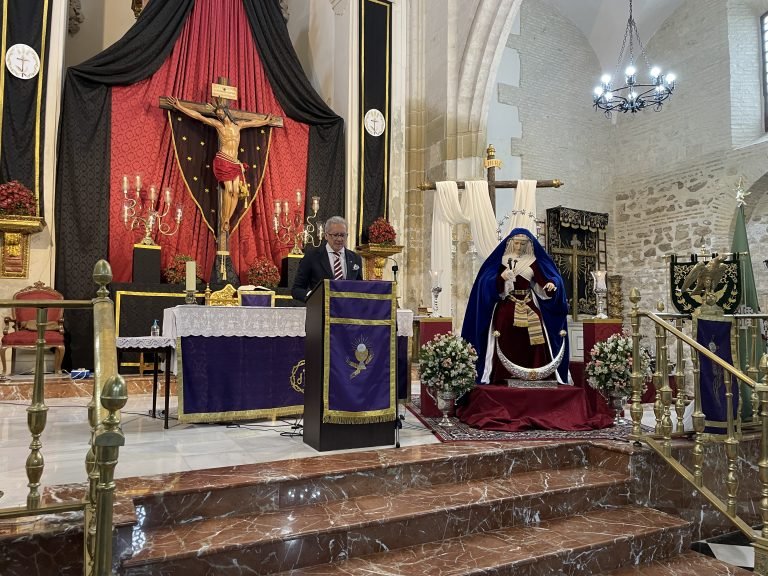 Juan Carlos Roldán reivindica el papel del “portador” en el IV Pregón al Hermano de Andas en Baena