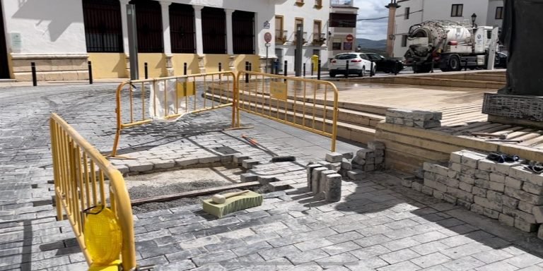 El Ayuntamiento lleva a cabo labores de mantenimiento y adecentamiento en varias zonas de Baena