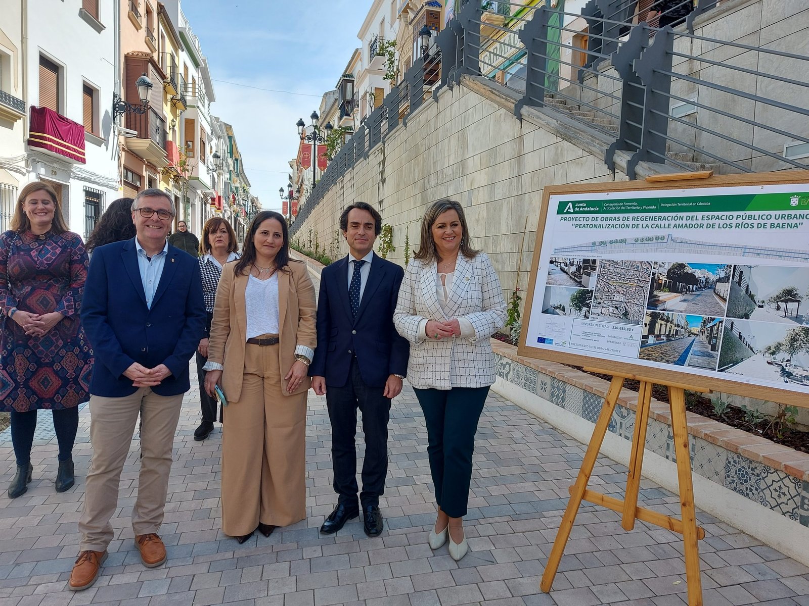 La calle Amador de los Ríos se reabre al público tras casi un año de obras de remodelación y reurbanización