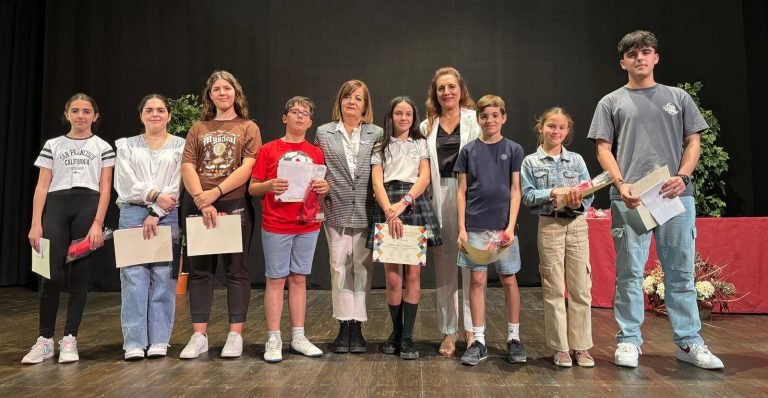El Ayuntamiento de Baena entrega los premios del X Concurso Escolar de Cuentos Infantiles ‘Ponte las gafas de la igualdad’