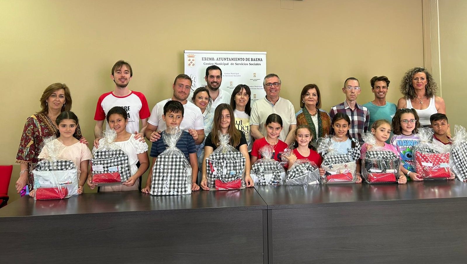 El Ayuntamiento de Baena entrega los premios del Concurso sobre discapacidad ‘Ponte en mi lugar’