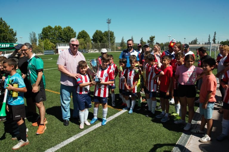 Doblete histórico del benjamín del Ciudad de Baena y Elena Tienda, campeona de Andalucía infantil de ciclismo