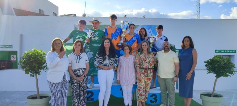 El CN Baena se cuelga 16 medallas en el ‘Melchor Castro’ cuyo trofeo se fue para Huelva