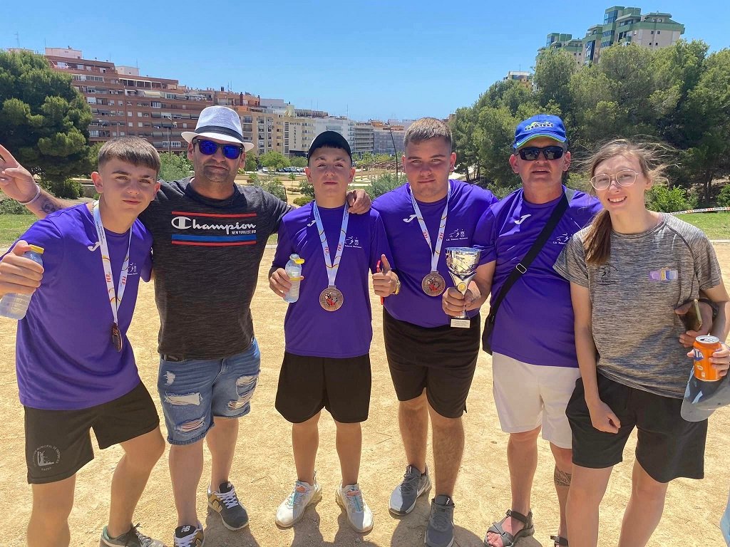 Los hermanos Moral Moya consiguen la medalla de bronce en el Campeonato de España juvenil de petanca por tripletas