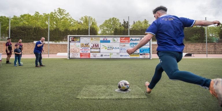 Fin de semana multideportivo con ‘Gol Solidario’, ciclismo, natación y triatlón