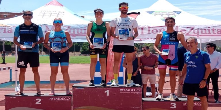 El ‘medialegua’ Mario Delgado se cuelga la medalla de plata de la categoría Veteranos 1 en el VI Triatlón ‘Ciudad de Córdoba’