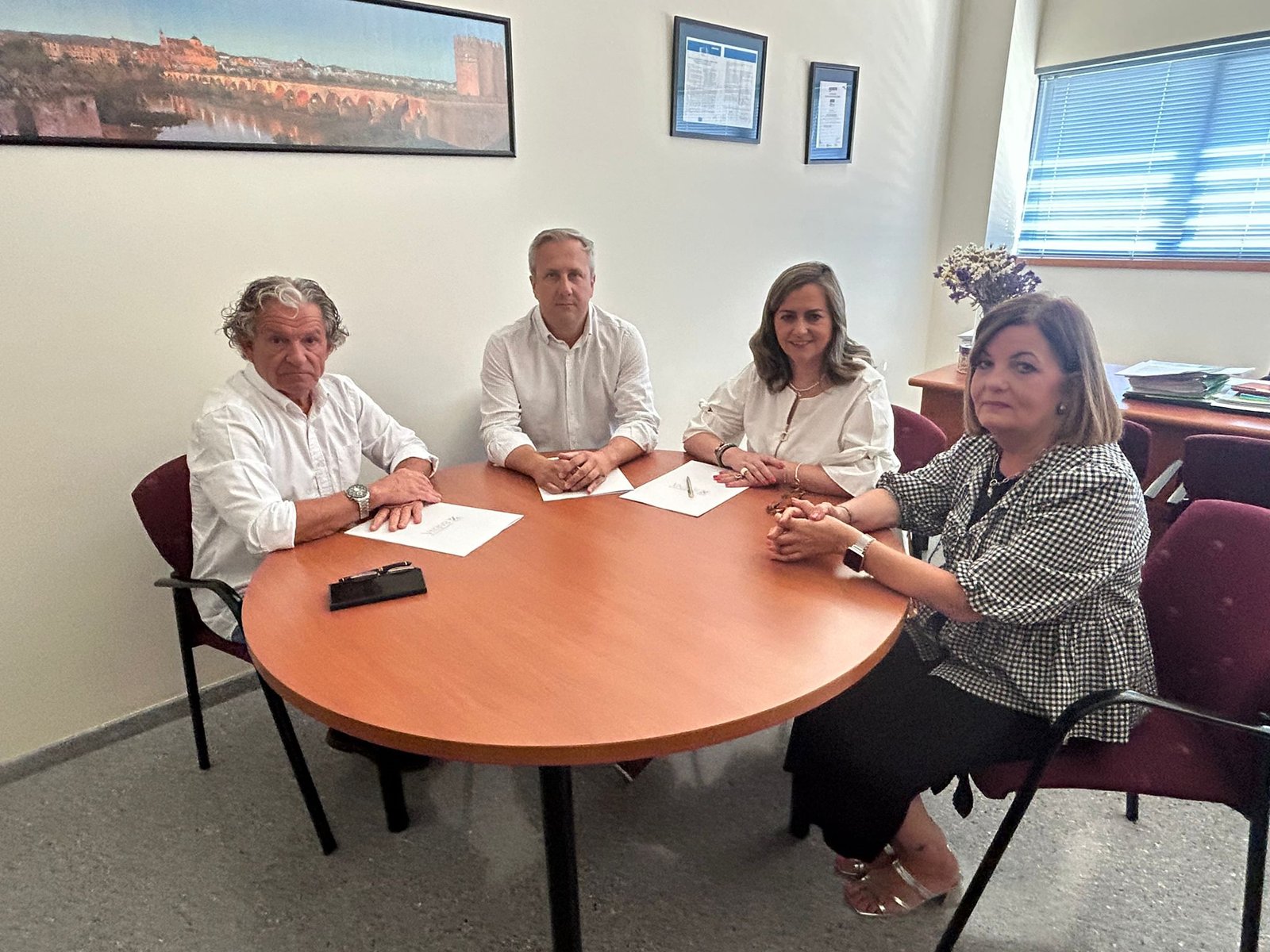 El Ayuntamiento de Baena firma un convenio para la puesta en marcha de la Escuela Municipal de Idiomas