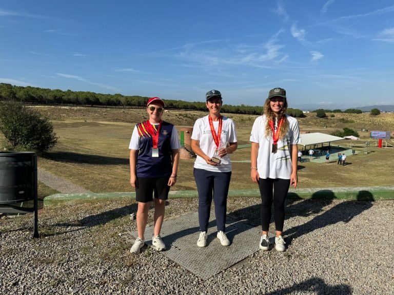 Fátima Gálvez afina su puntería antes de viajar a París logrando su noveno Campeonato de España Absoluto de Foso Olímpico