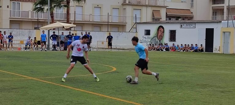 Triple cita para el deporte baenense con  Maratón de fútbol 6, Torneo nocturno de petanca y Campeonato de Andalucía de natación