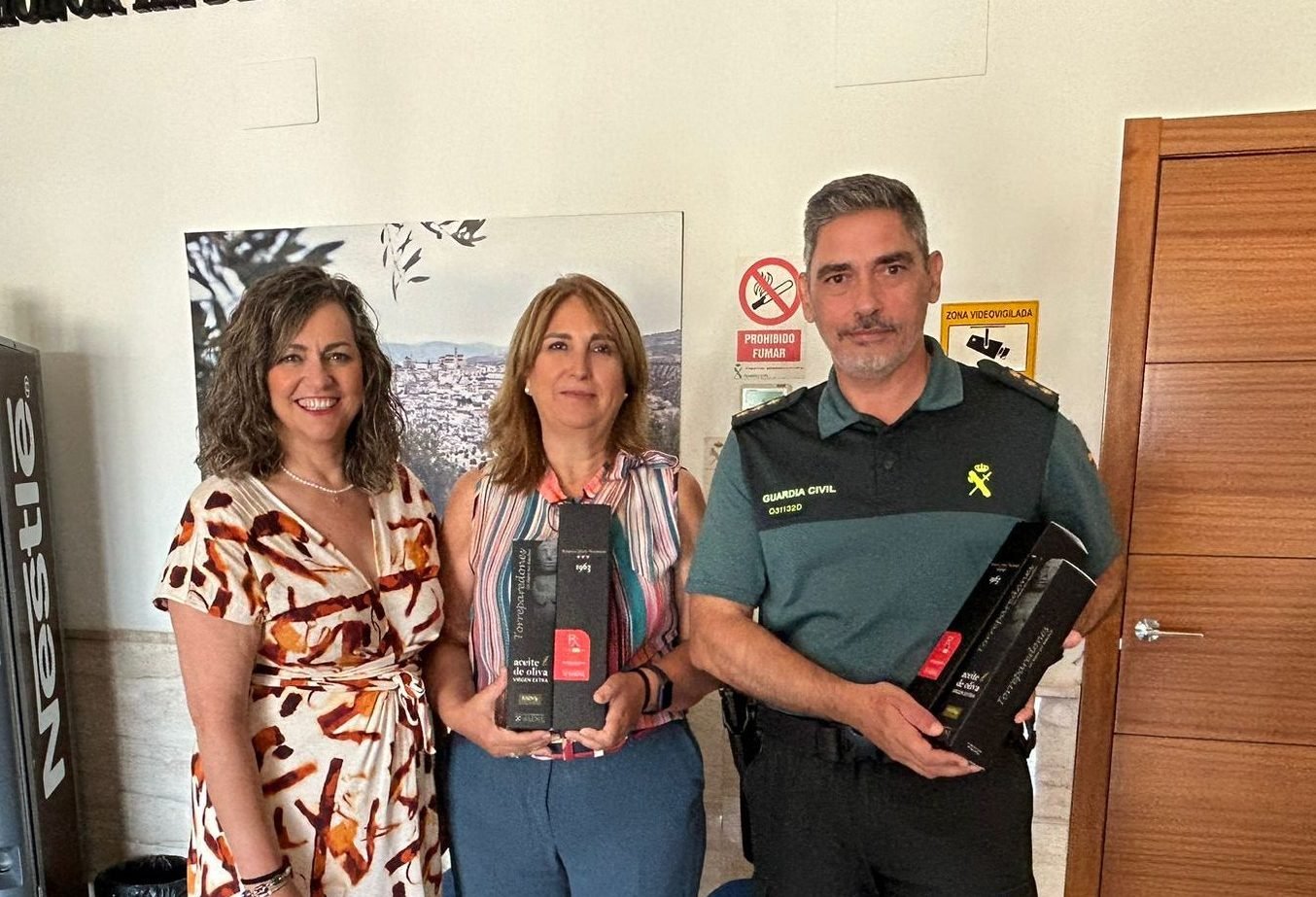 La subdelegada del Gobierno asegura en Baena que la plantilla del Puesto Principal está al 90%