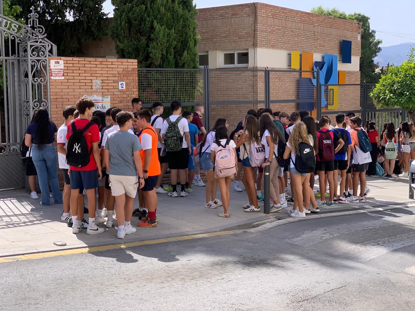 Comienza el curso para los casi 1.900 alumnos de Secundaria, Bachillerato, FP y Música de los centros docentes de Baena