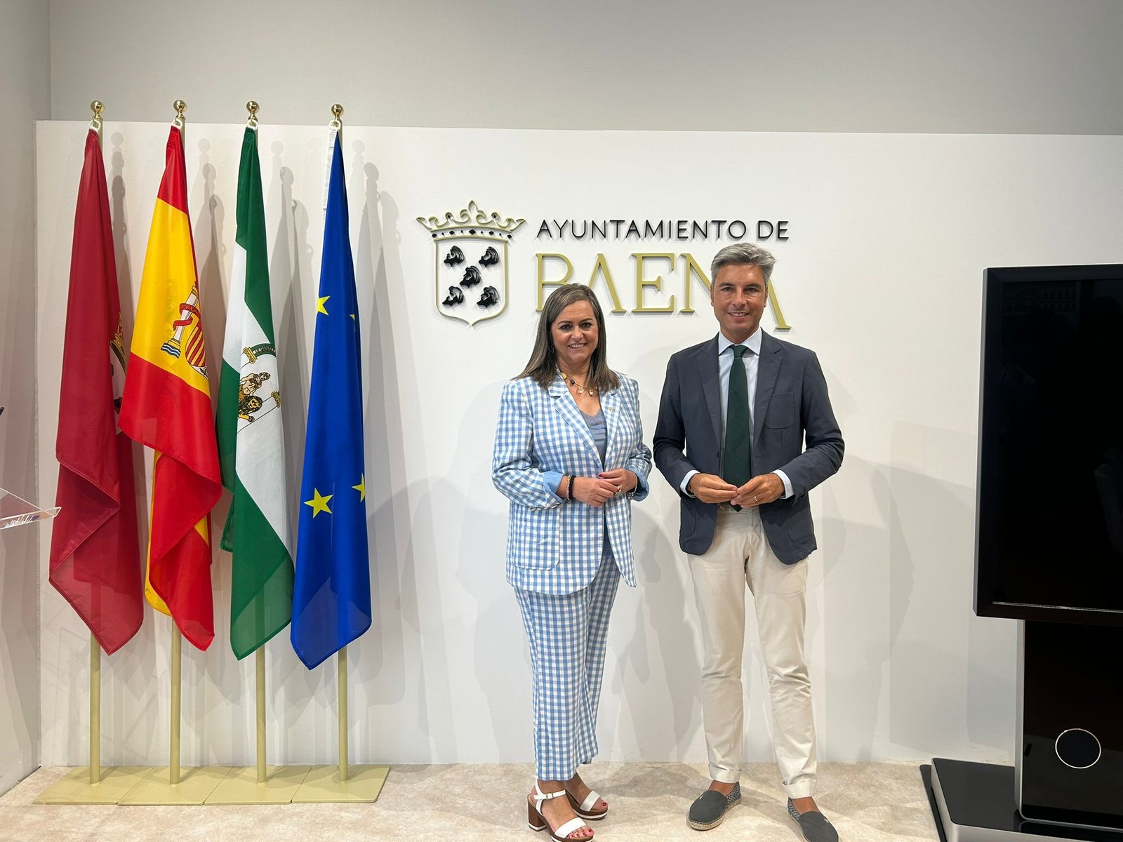 Una inversión de 1,4 millones de euros permitirá instalar y reponer 118 contenedores soterrados en Baena