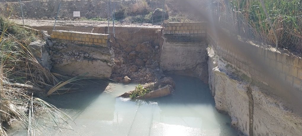 El Ayuntamiento de Baena actúa de urgencia en el punto de captación de agua de Pedro Muñoz