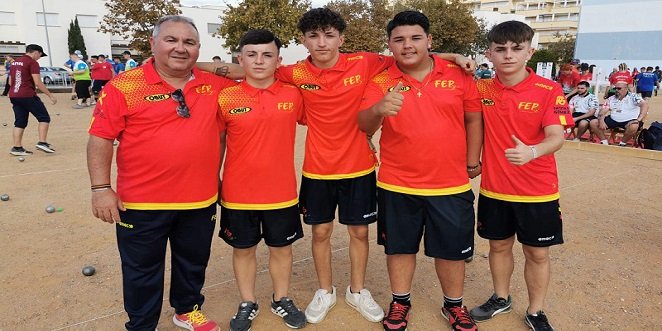 Los hermanos Del Moral Moya se cuelgan tres medallas en el Campeonato de Europa Juvenil de Petanca