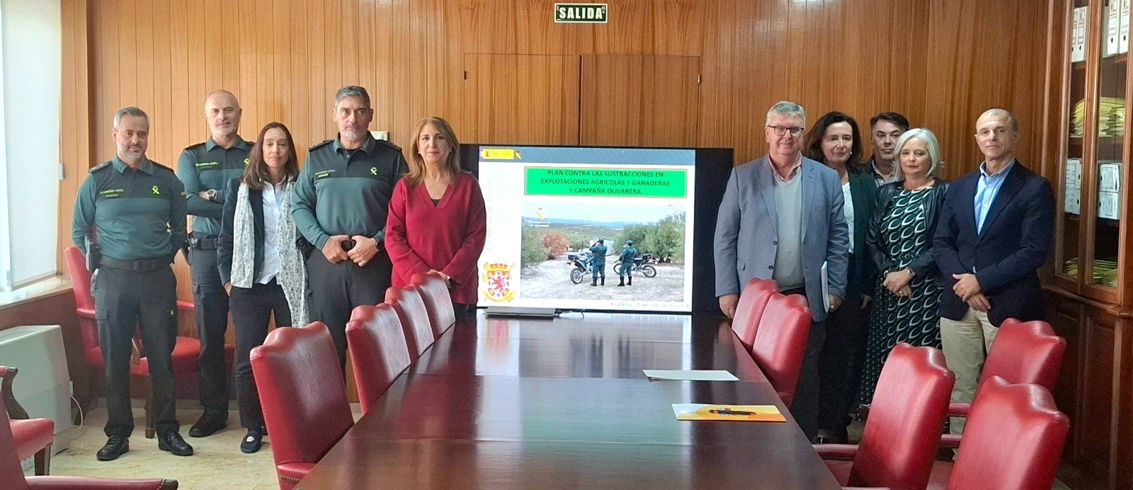 La Guardia Civil se reúne con las asociaciones agrarias para dar a conocer el dispositivo de seguridad de la campaña agrícola