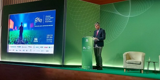 Agricultura destaca la apuesta de la Junta por la sostenibilidad, la innovación y la I+D en el sector agroganadero