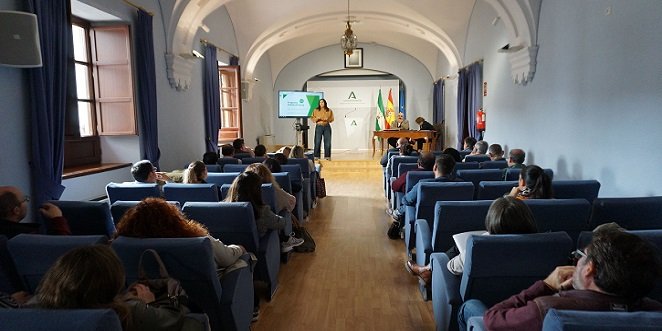 Empleo destina 8,8 millones de euros para que los ayuntamientos cordobeses contraten a menores de 30 años