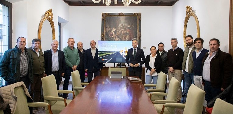 La Diputación de Córdoba firma el Contrato para la Reparación de la Red de Carreteras y Caminos para el cuatrienio 2024-2027