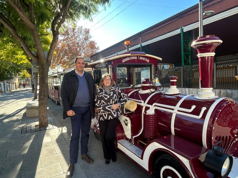 El tren comercial de Uneba ya recorre las calles de Baena por Navidad