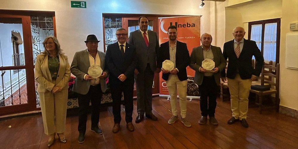 Uneba premia la trayectoria empresarial de Televisión Baena en sus galardones anuales