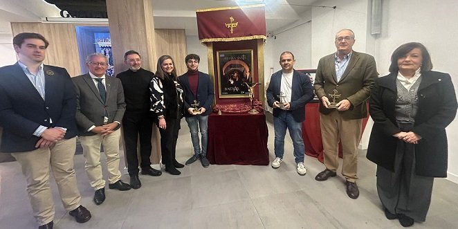 La Agrupación de Cofradías entrega los premios del Certamen Arco Oscuro de 2025