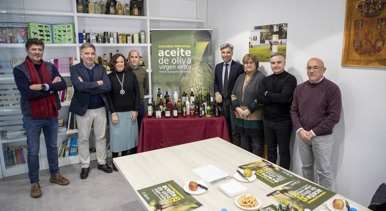 La Diputación elige los mejores aceites de Córdoba en la cata final del XVIII Concurso Provincial a la Calidad de Aceites de Oliva Virgen Extra