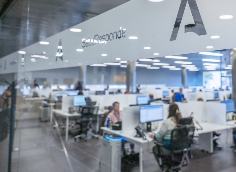Los andaluces realizan cerca de 80 millones de gestiones con Salud Responde en el año 2024