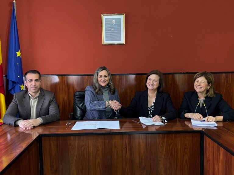 Albendín recupera la entidad bancaria gracias a la colaboración del Ayuntamiento y la Caja Rural de Baena