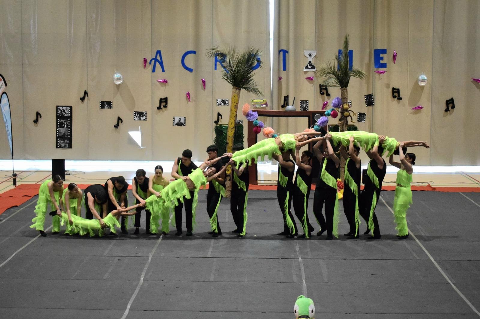Los centros baenenses copan el podium en el XXI ‘AcroSport-AcroTime’ del IES ‘Luis Carrillo de Sotomayor’