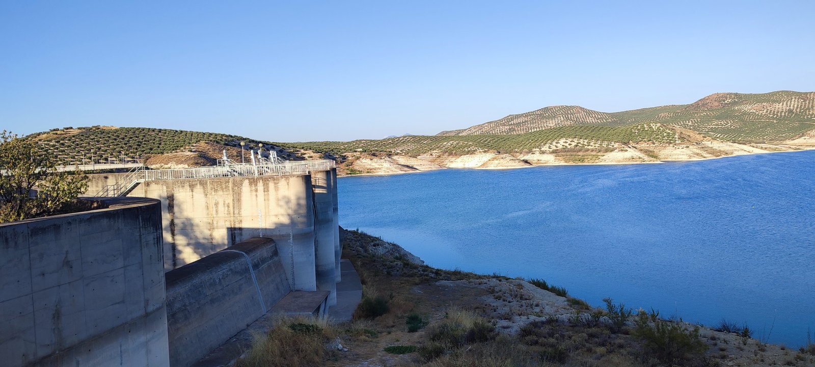 El pantano de Vadomojón supera el 20% de agua embalsada y casi triplica el nivel de hace un año