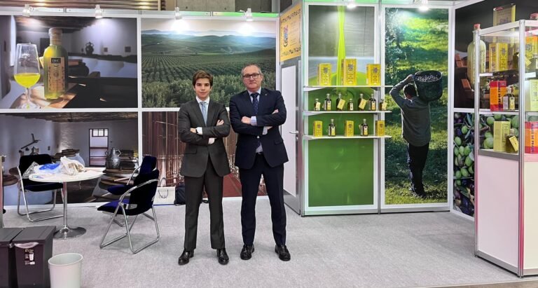 Núñez de Prado exhibe sus aceites de oliva virgen extra en la 50ª edición de la feria Foodex Japan