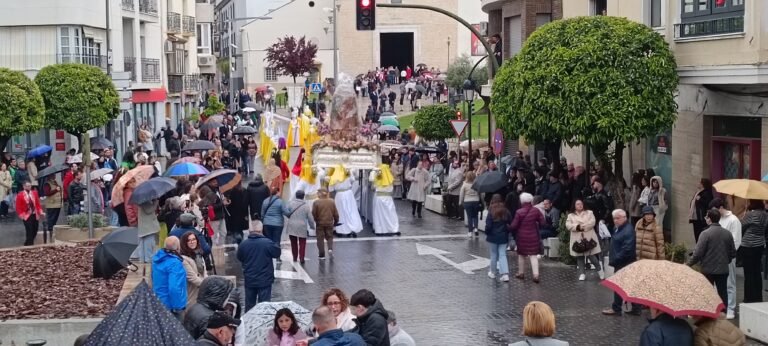 La Real Archicofradía se ve obligada a regresar a Guadalupe por una fuerte lluvia
