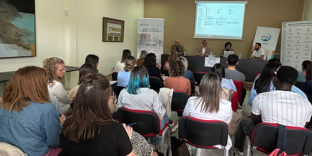 Baena organiza un taller para informar a profesionales y migrantes sobre los cambios en el Reglamento de Extranjería