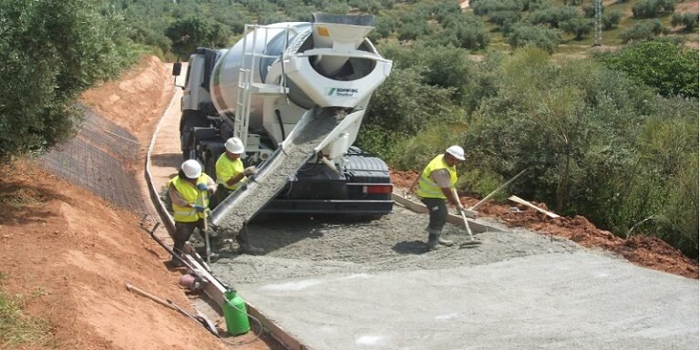 La Junta aumentará en casi 100 millones de euros la previsión inicial de arreglo de caminos rurales