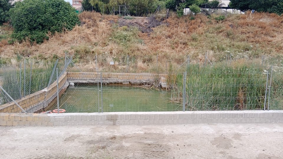 El Ayuntamiento habilita la charca de la Haza del Reloj para que los agricultores puedan captar agua
