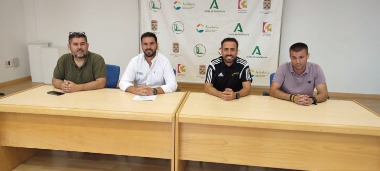 Un grupo de ex futbolistas y técnicos, liderado por Pablo Remacha, presentan su candidatura a la Junta Directiva del Atlético Baenense