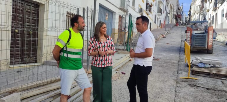 El Ayuntamiento de Baena prevé finalizar para el próximo otoño la reurbanización de la calle Alarcones