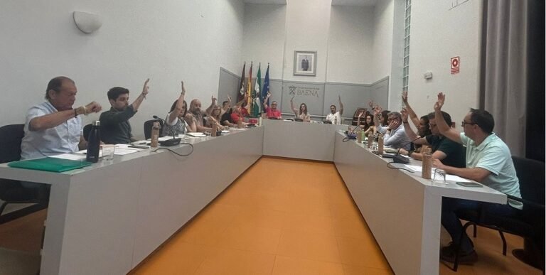 El Pleno de Baena aprueba el pago de 17 facturas por valor de casi 57.000 euros
