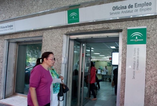 La provincia de Córdoba registra en junio el tercer descenso consecutivo del paro con 99 parados menos