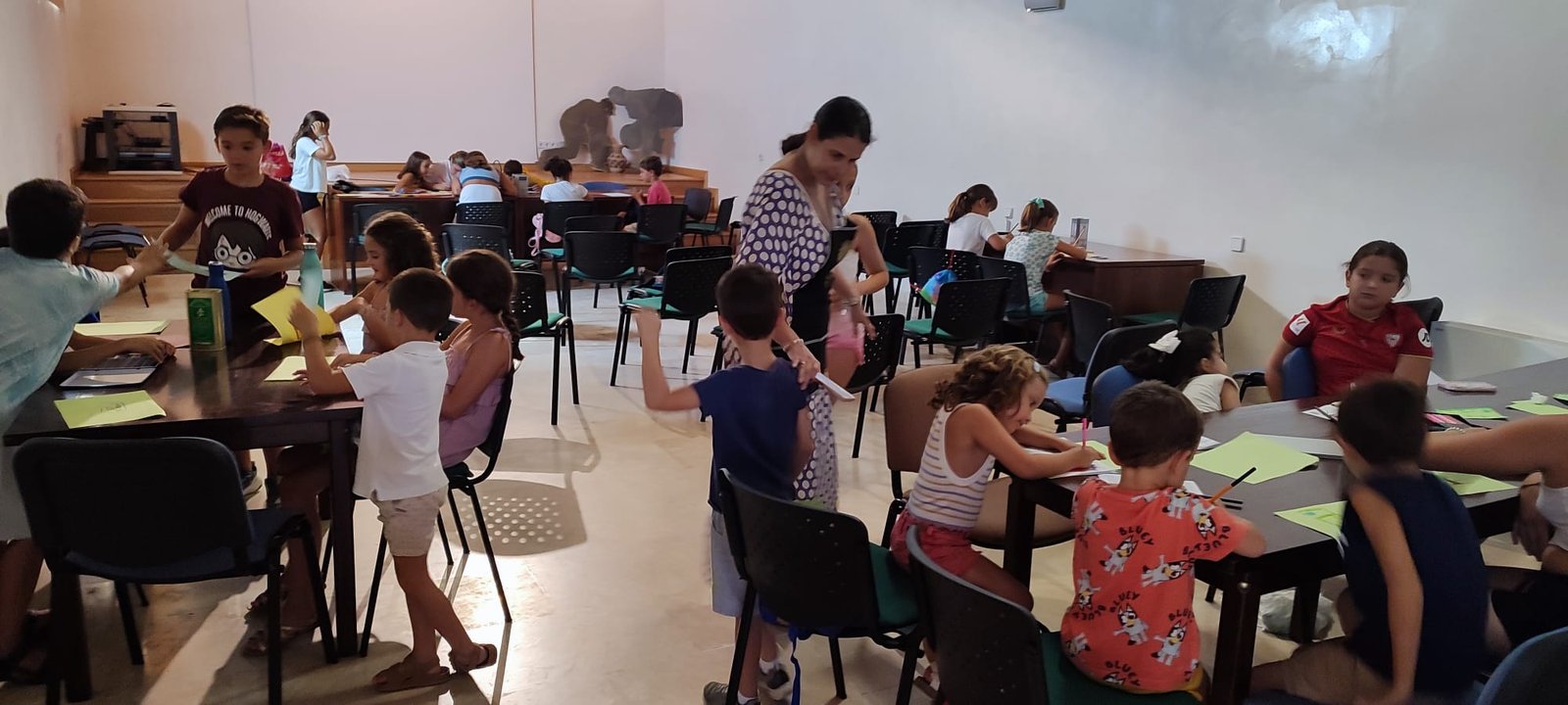 Una treintena de menores participan en un ‘Taller de Aventura’ para “conocer jugando” los recursos turísticos de Baena