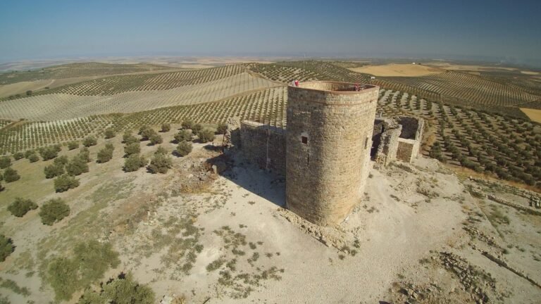Una nueva intervención arqueológica permitirá poner en valor la Torre Norte del castillo de Torreparedones